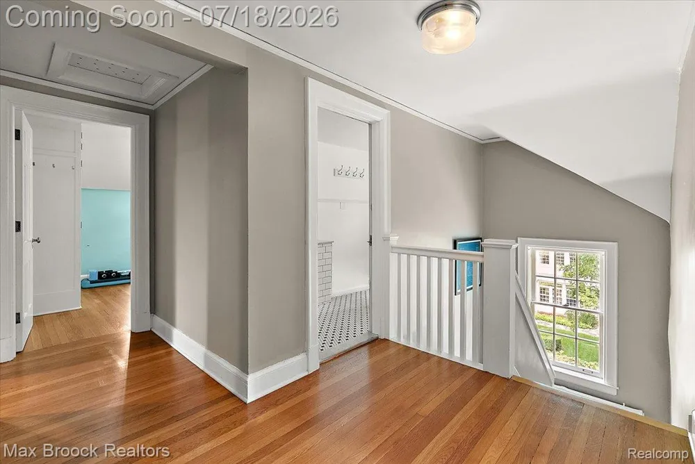 294 Lincoln Road Grosse Pointe City, MI 48230