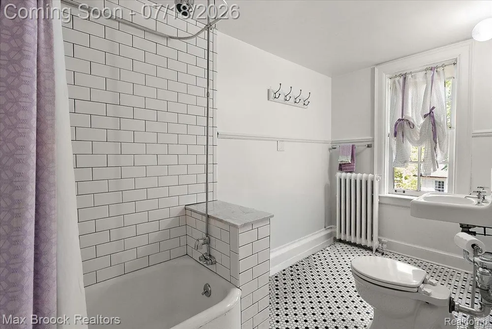 294 Lincoln Road Grosse Pointe City, MI 48230