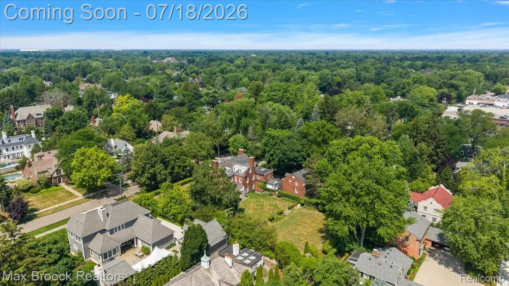 294 Lincoln Road Grosse Pointe City, MI 48230