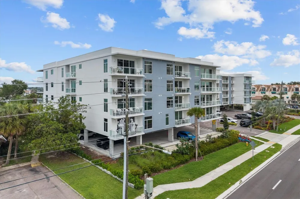 415 ISLAND WAY #311 Clearwater Beach, FL 33767