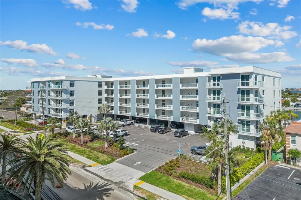 415 ISLAND WAY #311 Clearwater Beach, FL 33767