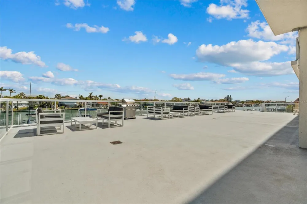 415 ISLAND WAY #311 Clearwater Beach, FL 33767