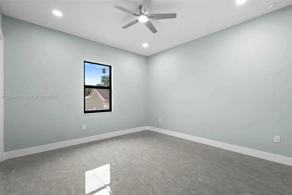 16264 HORIZON RD North Fort Myers, FL 33971