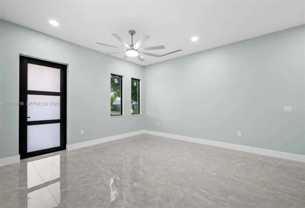 16264 HORIZON RD North Fort Myers, FL 33971