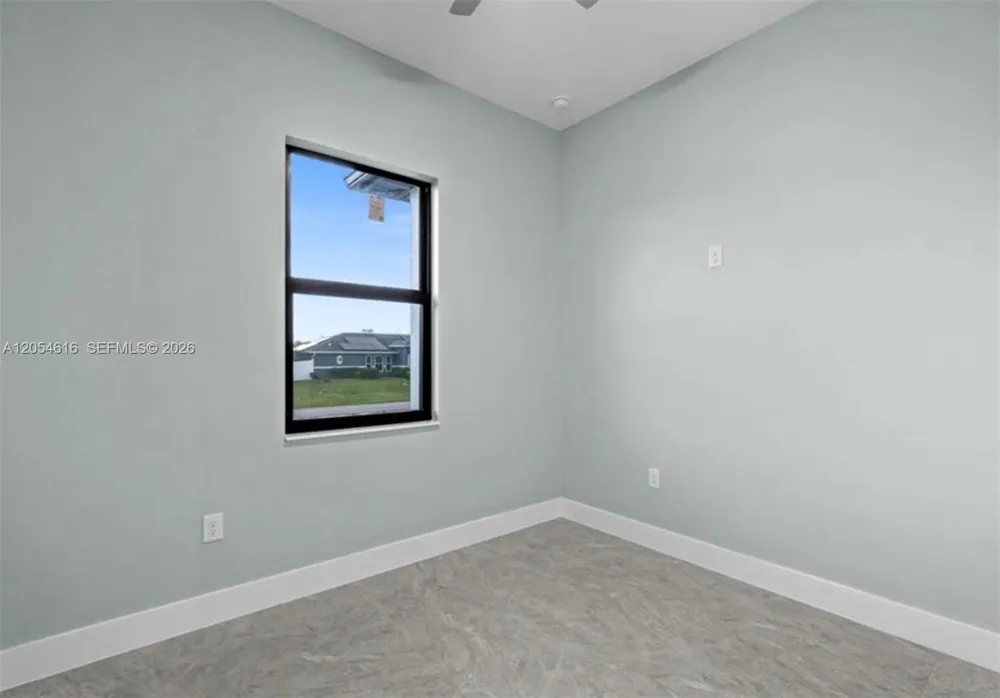 16264 HORIZON RD North Fort Myers, FL 33971