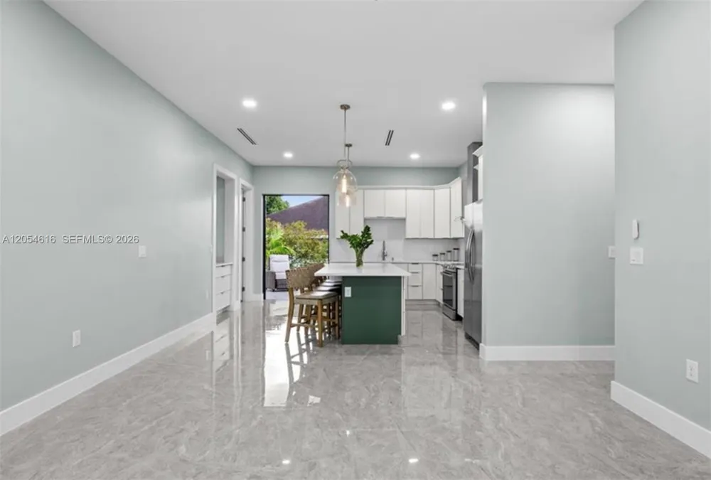 16264 HORIZON RD North Fort Myers, FL 33971