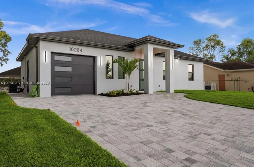16264 HORIZON RD North Fort Myers, FL 33971