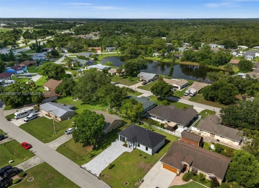 16264 HORIZON RD North Fort Myers, FL 33971
