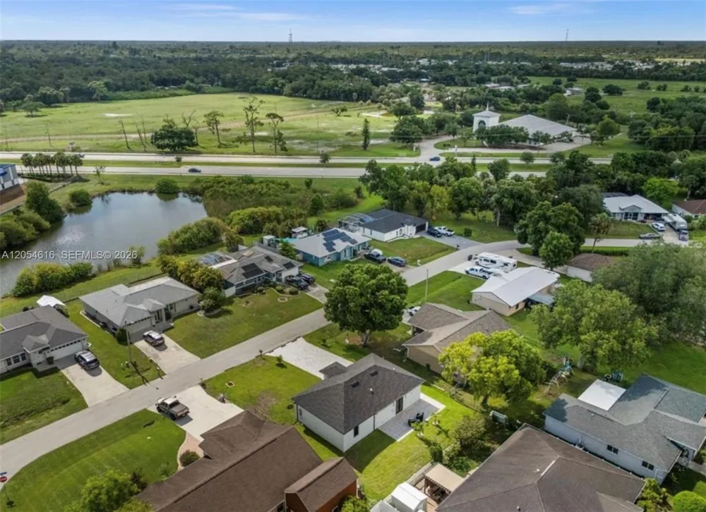 16264 HORIZON RD North Fort Myers, FL 33971