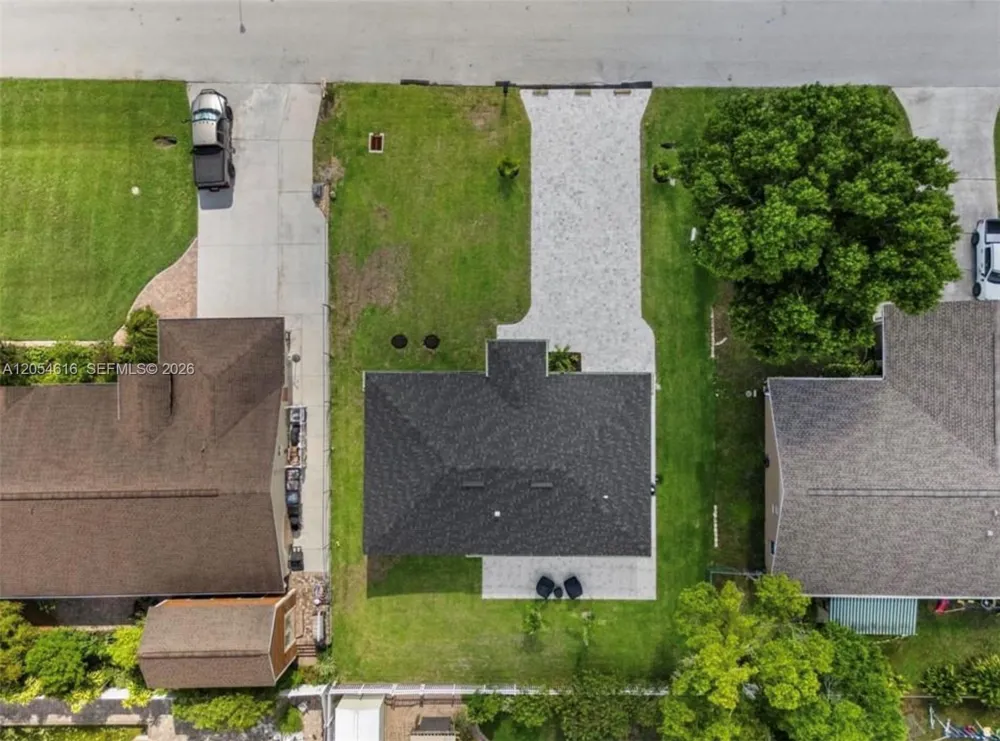 16264 HORIZON RD North Fort Myers, FL 33971