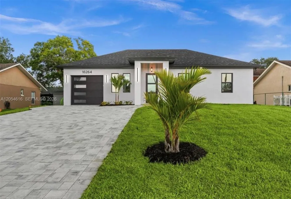16264 HORIZON RD North Fort Myers, FL 33971