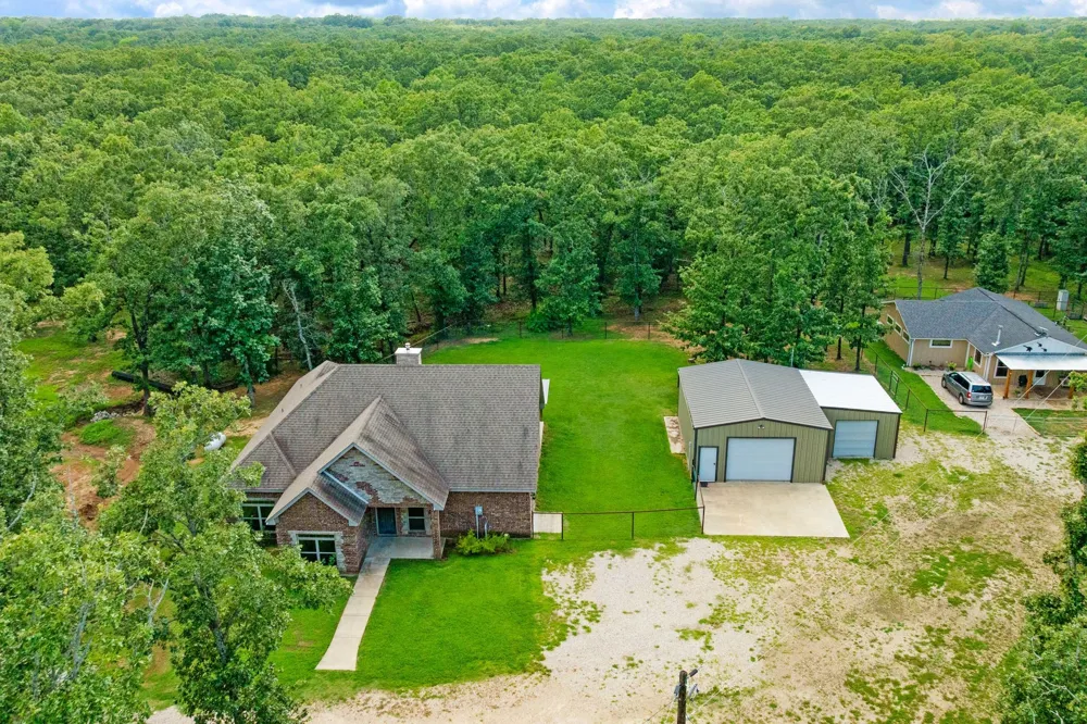 821 County Road 43830 Paris, TX 75462