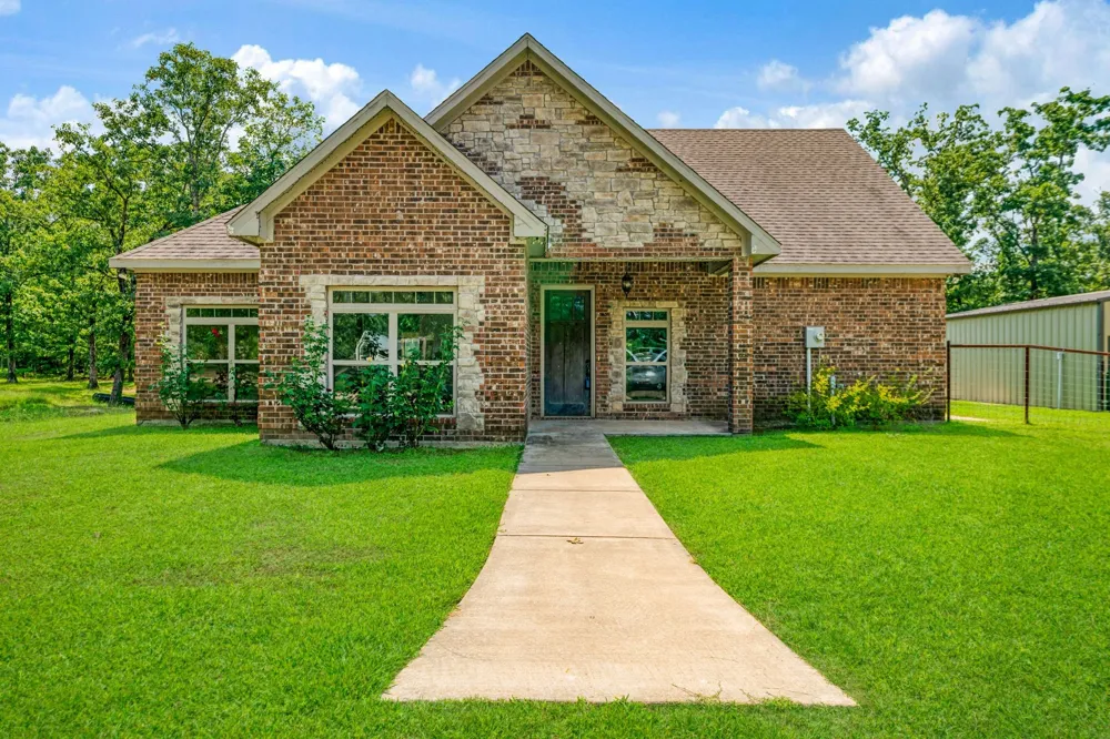 821 County Road 43830 Paris, TX 75462