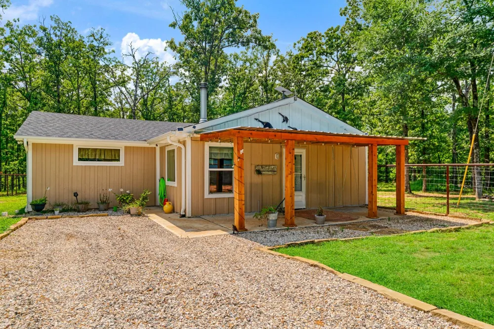 821 County Road 43830 Paris, TX 75462