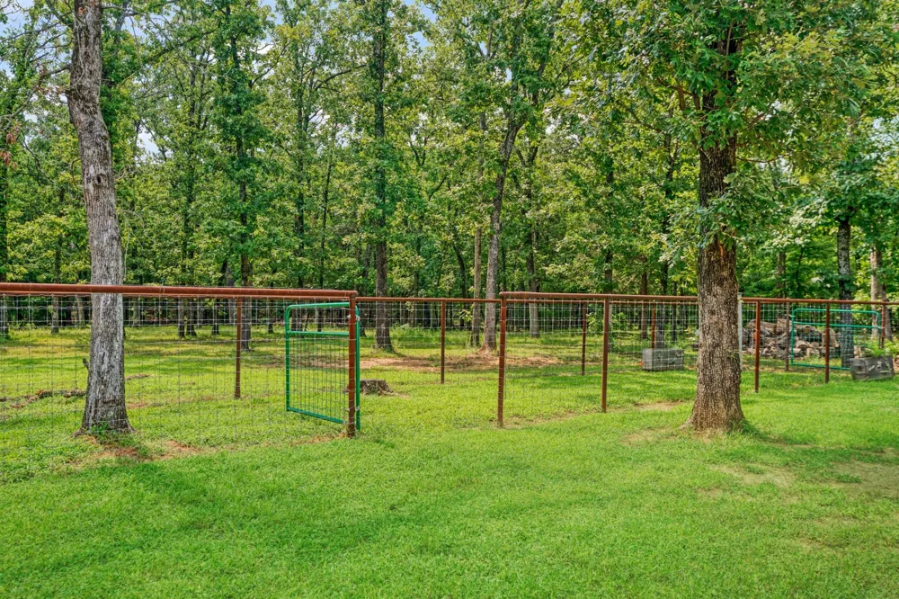 821 County Road 43830 Paris, TX 75462
