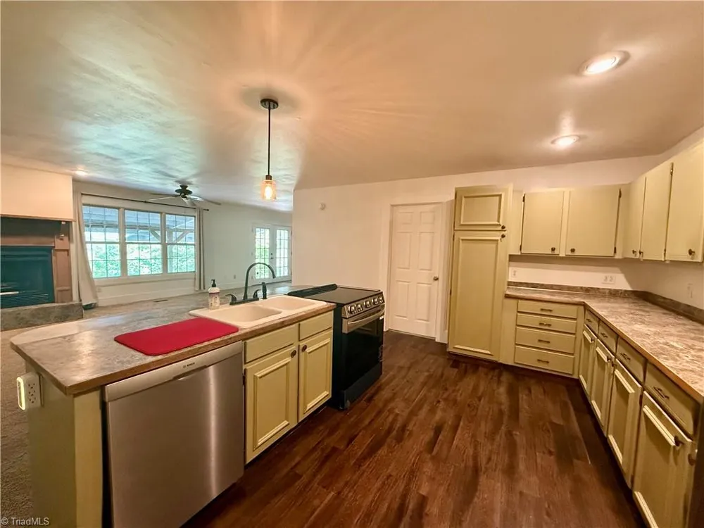 900 Smokey Mtn Trail North Wilkesboro, NC 28659