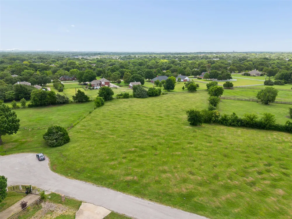 6 Lemon Cove Lucas, TX 75002