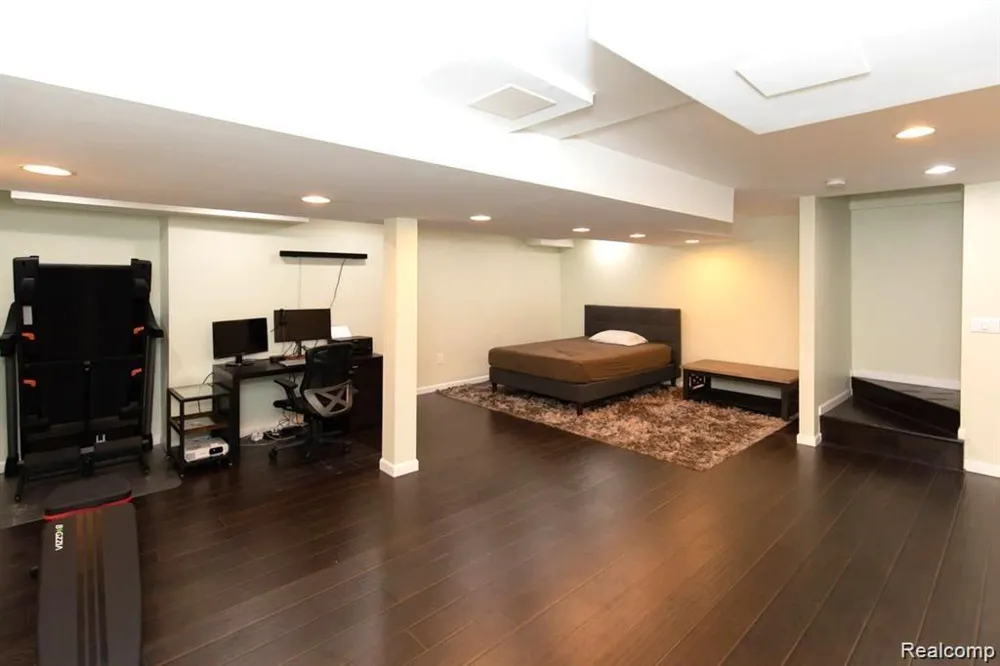 41578 Mitchell Road Novi City, MI 48377