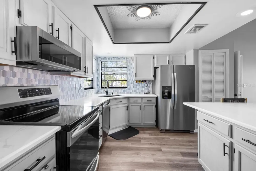 609 LIVELY DRIVE #B Sun City Center, FL 33573