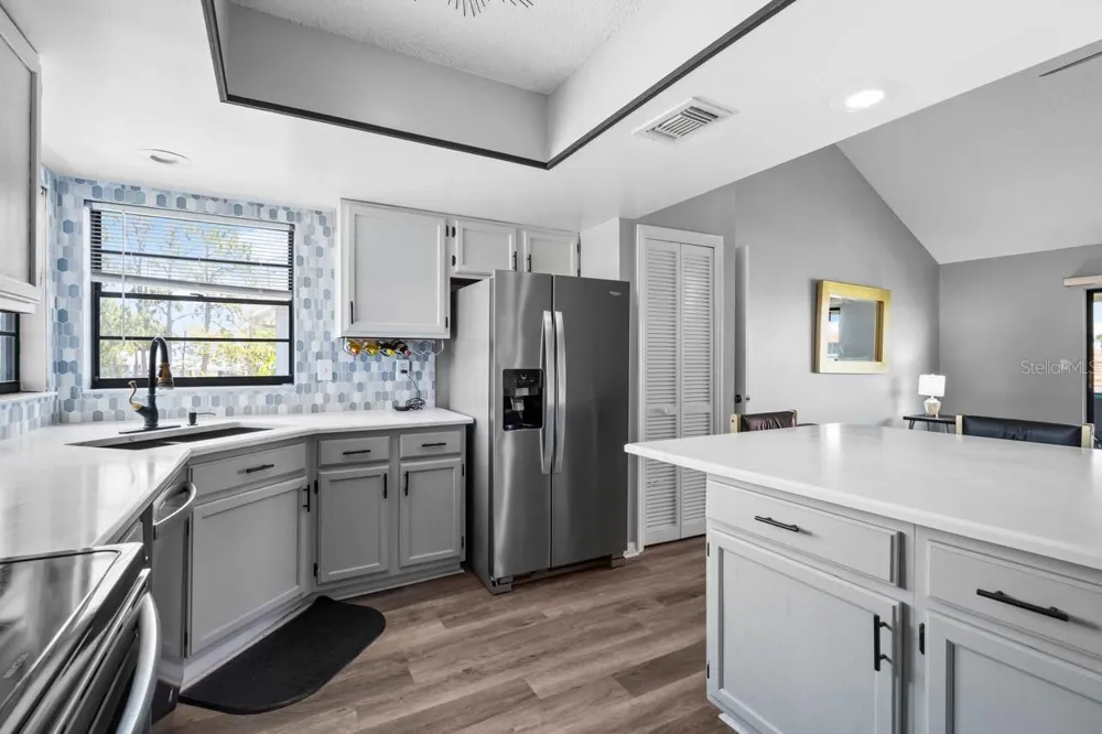609 LIVELY DRIVE #B Sun City Center, FL 33573
