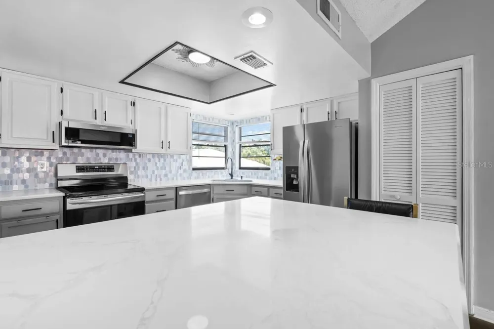 609 LIVELY DRIVE #B Sun City Center, FL 33573