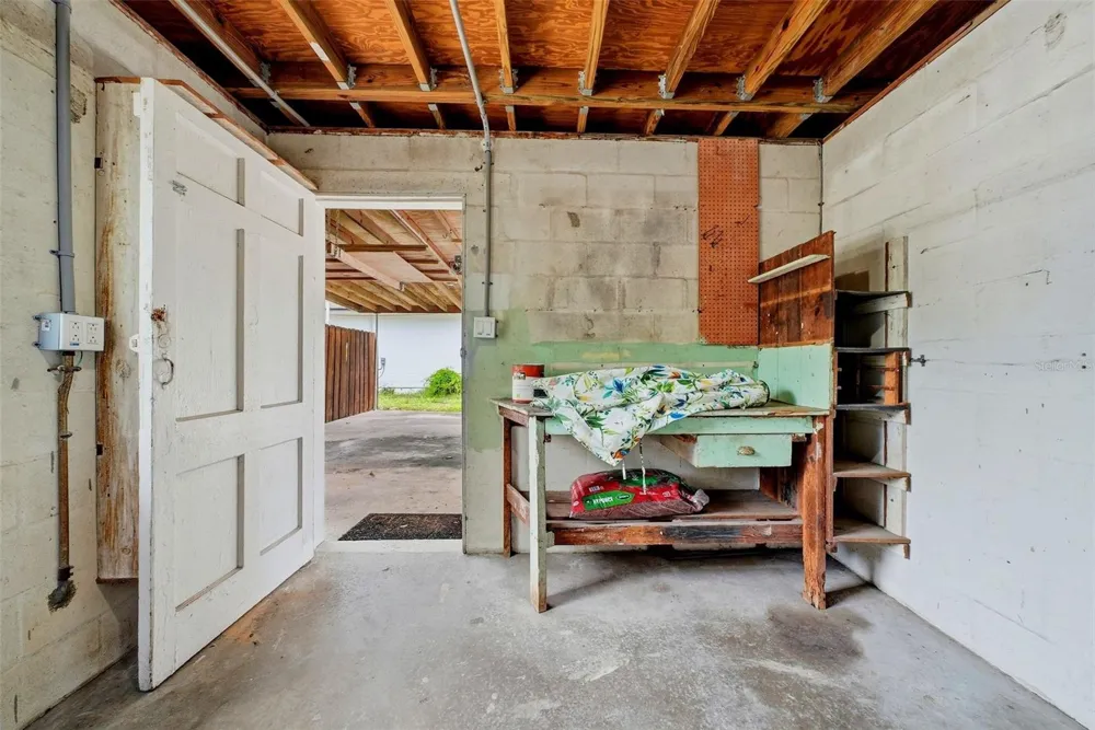 4730 BURLINGTON AVENUE St Petersburg, FL 33713