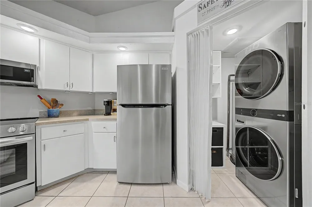 207 LIGHTHOUSE COURT Safety Harbor, FL 34695