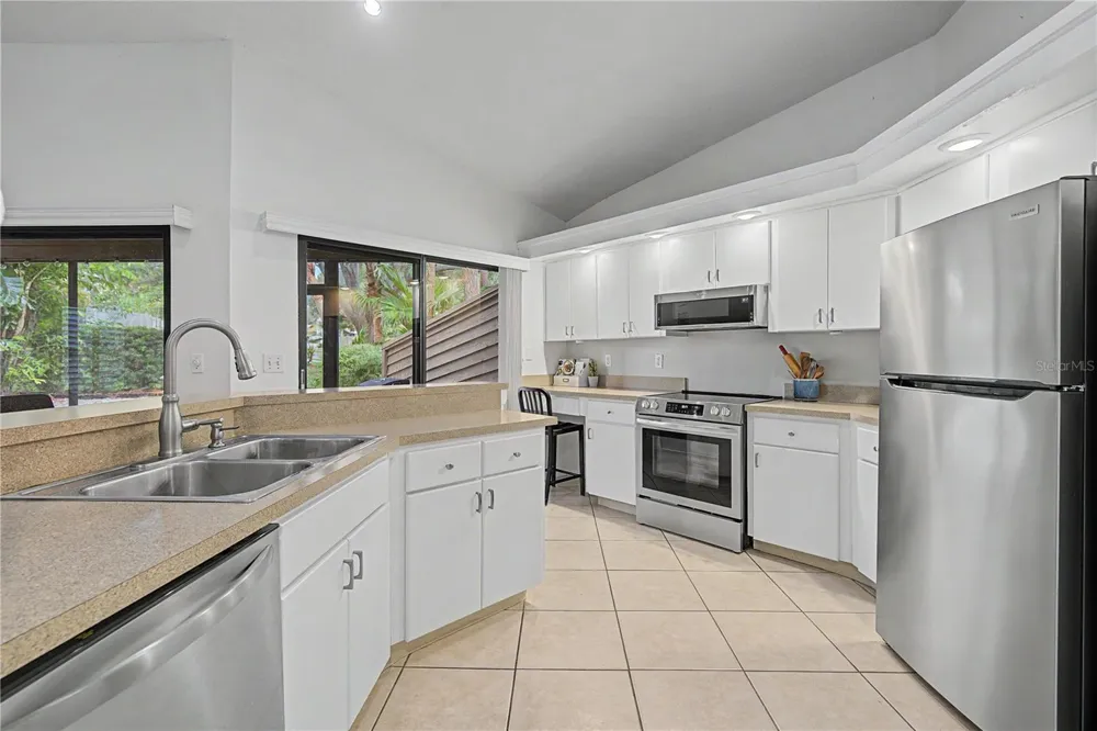 207 LIGHTHOUSE COURT Safety Harbor, FL 34695