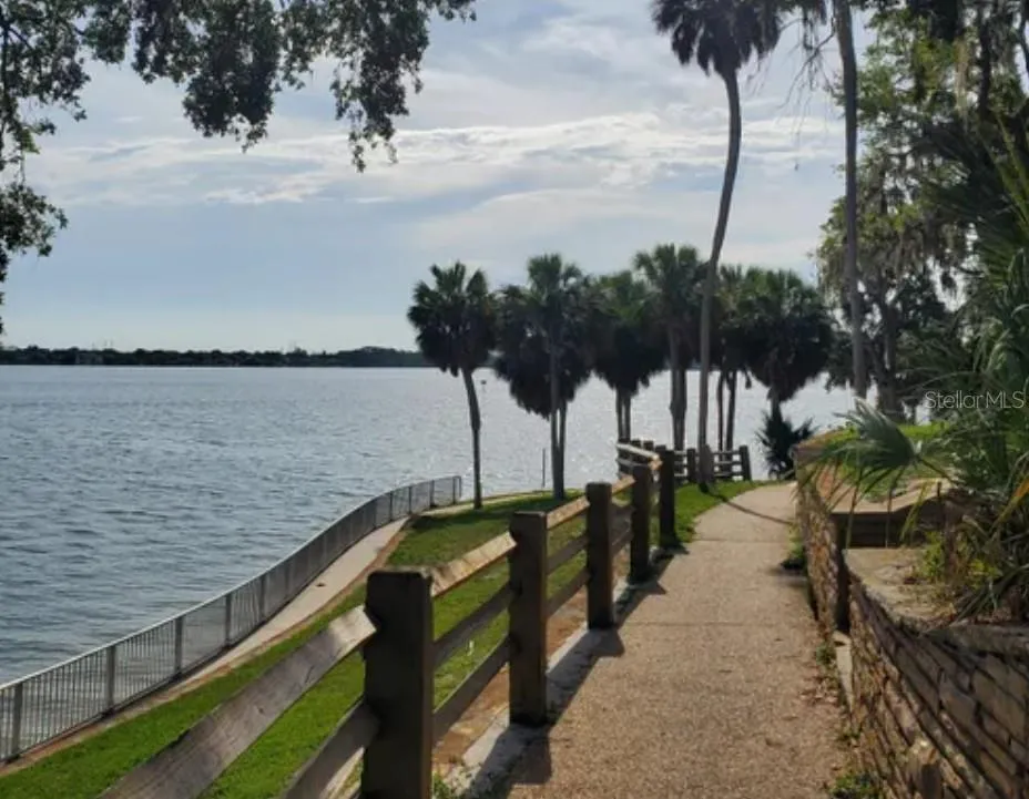 207 LIGHTHOUSE COURT Safety Harbor, FL 34695