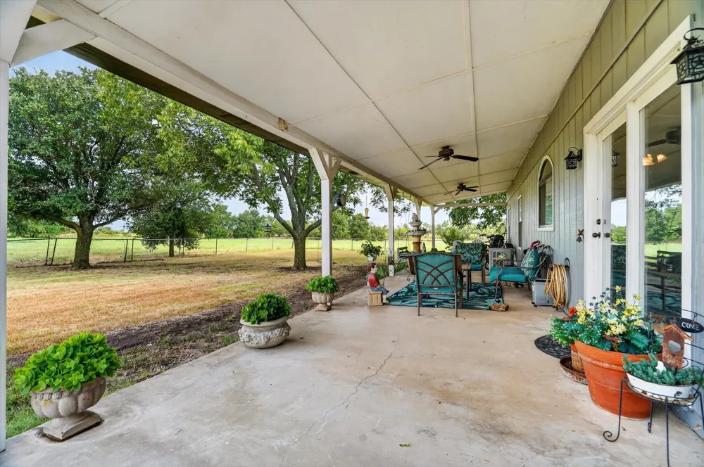 13143 HWY 281 Perrin, TX 76486