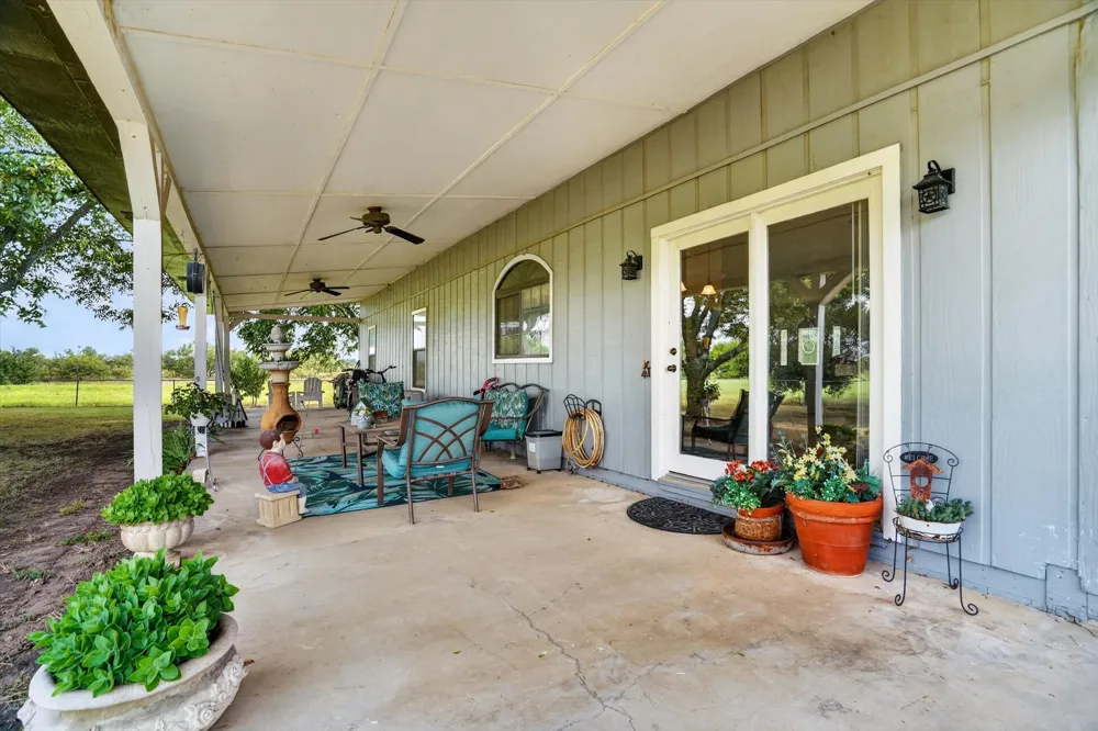 13143 HWY 281 Perrin, TX 76486