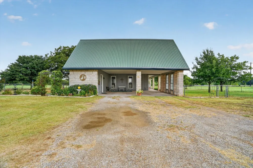 13143 HWY 281 Perrin, TX 76486
