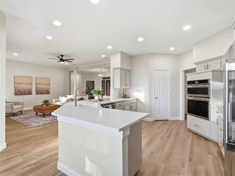 902 W Pioneer Circle Argyle, TX 76226
