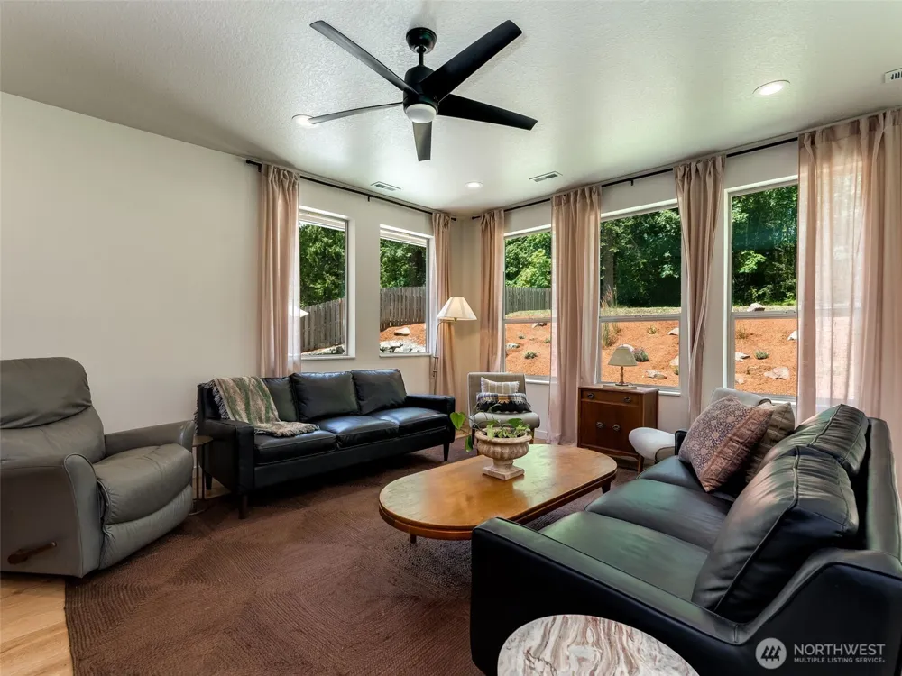 108 Lily Lane Castle Rock, WA 98611