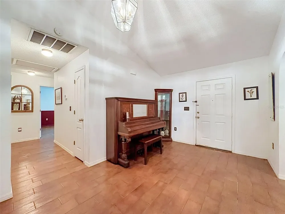 15234 SCANIO Spring Hill, FL 34610