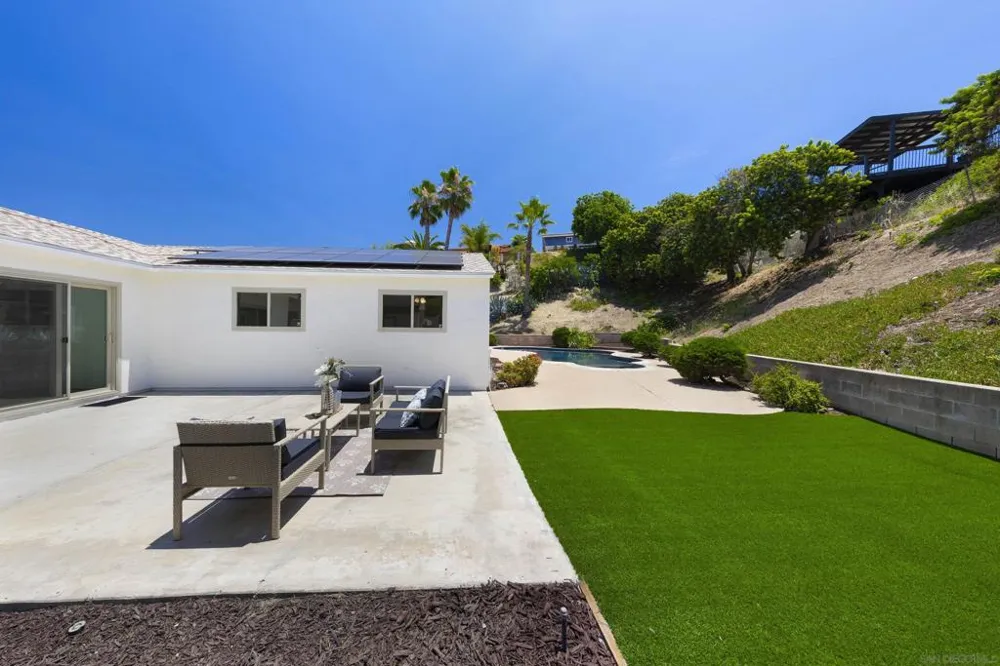7225 Laura Ct San Diego, CA 92120
