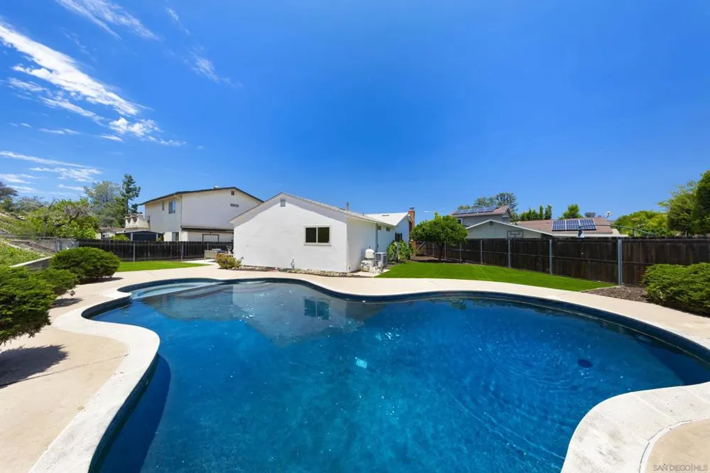 7225 Laura Ct San Diego, CA 92120
