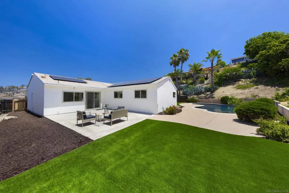 7225 Laura Ct San Diego, CA 92120
