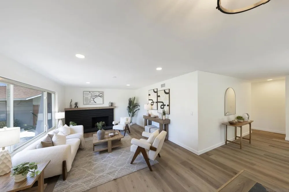 7225 Laura Ct San Diego, CA 92120
