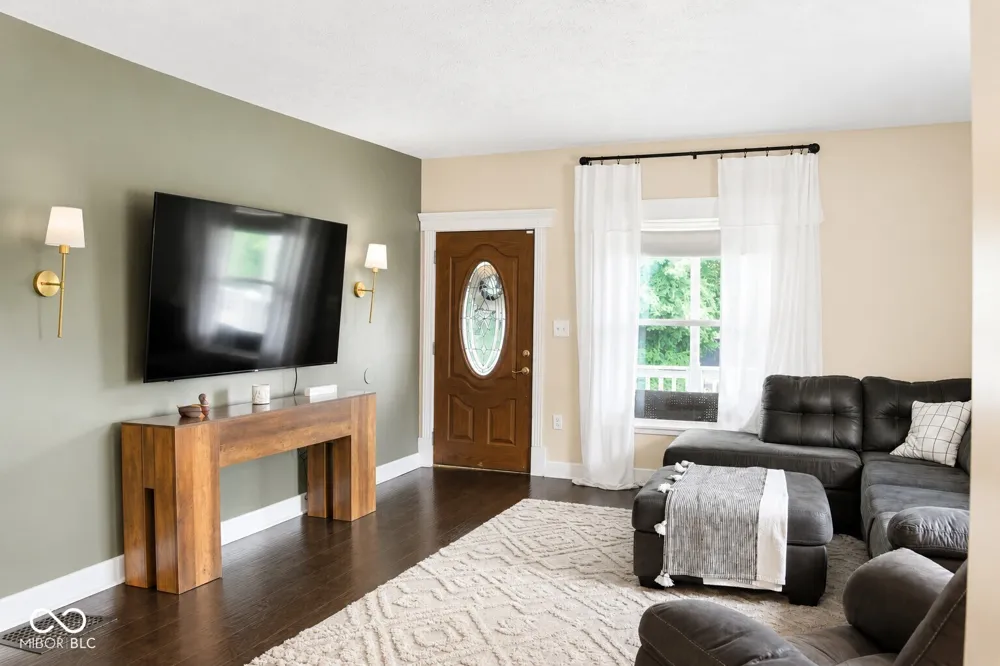 77 S 13th Avenue S Beech Grove, IN 46107