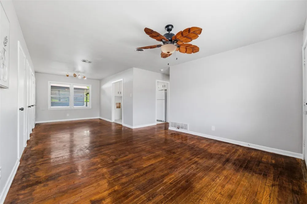 1308 Rose Avenue Cleburne, TX 76033