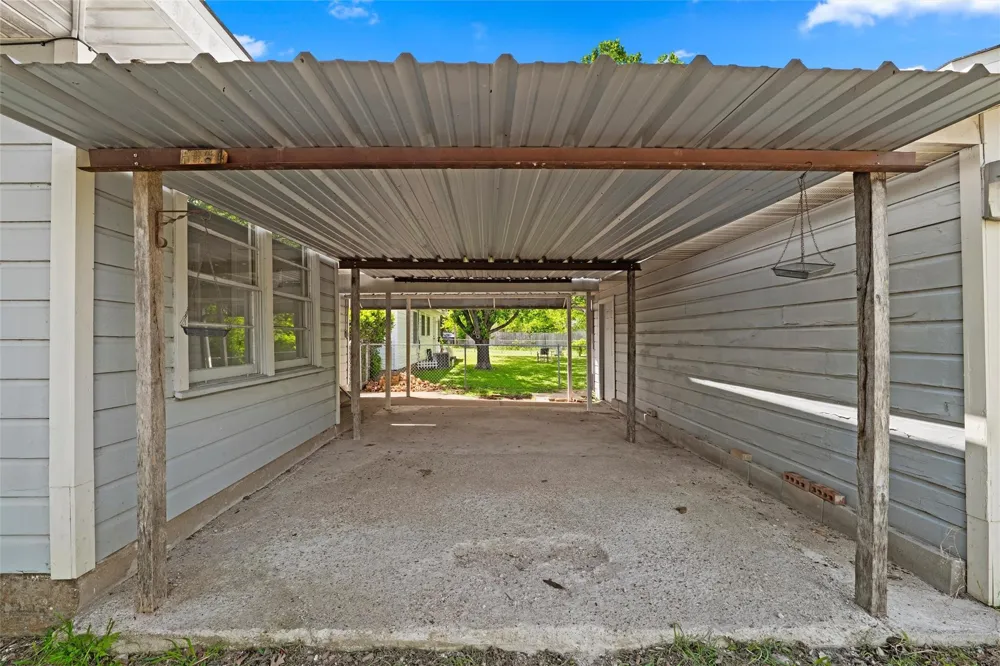 1308 Rose Avenue Cleburne, TX 76033