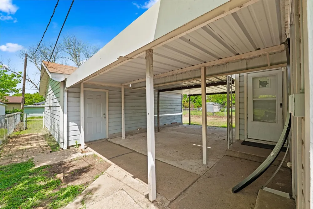1308 Rose Avenue Cleburne, TX 76033