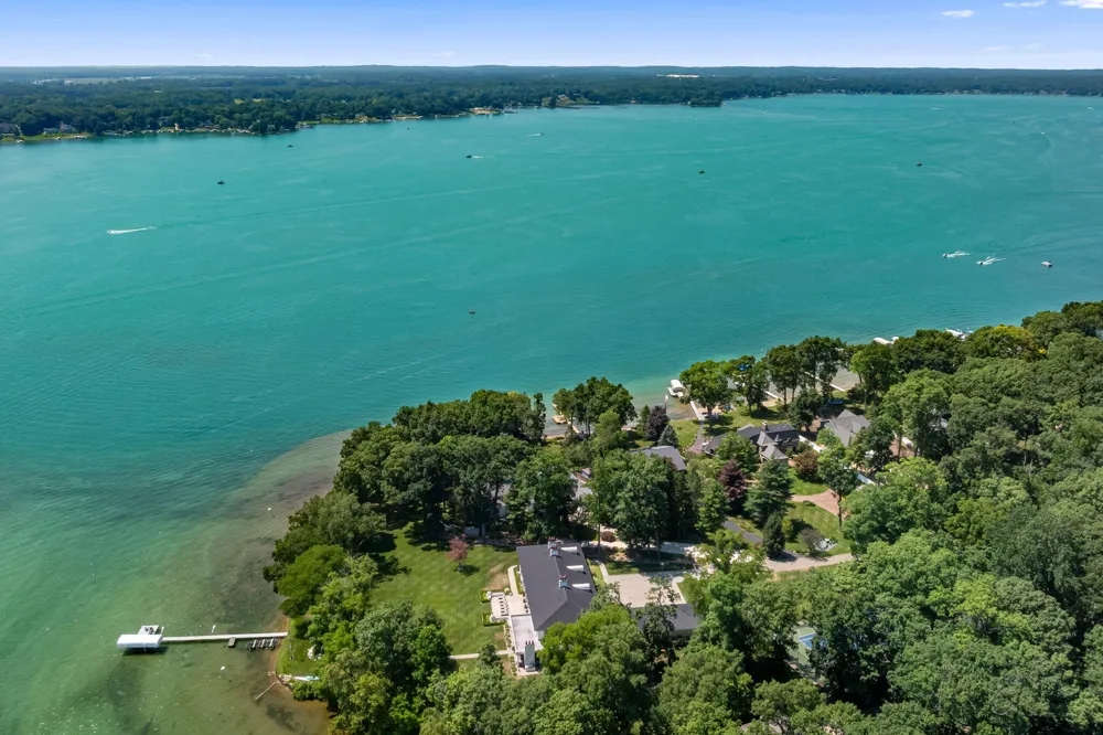 3052 Oakdale Avenue Hickory Corners, MI 49060