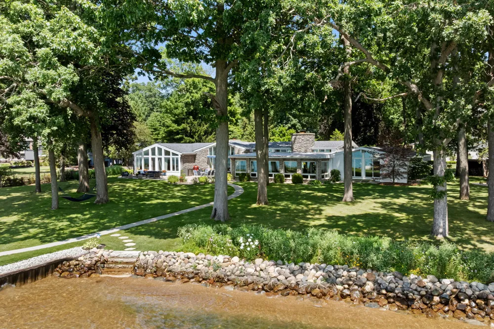 3052 Oakdale Avenue Hickory Corners, MI 49060