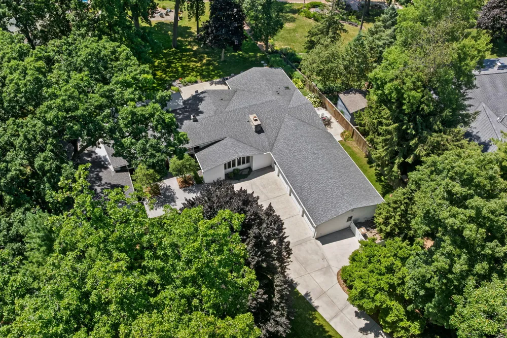 3052 Oakdale Avenue Hickory Corners, MI 49060