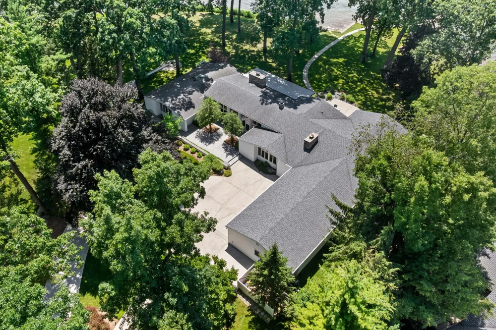3052 Oakdale Avenue Hickory Corners, MI 49060