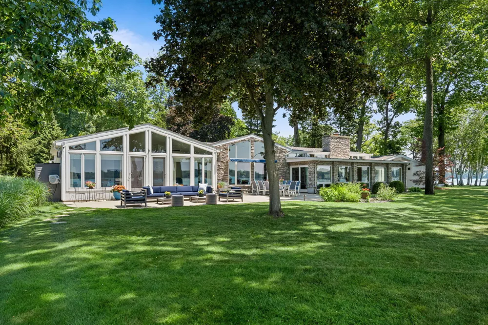 3052 Oakdale Avenue Hickory Corners, MI 49060