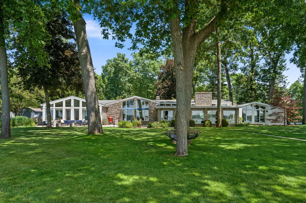 3052 Oakdale Avenue Hickory Corners, MI 49060