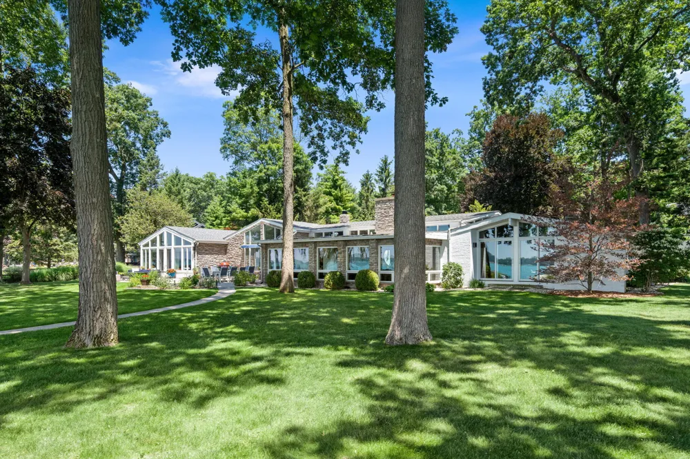 3052 Oakdale Avenue Hickory Corners, MI 49060